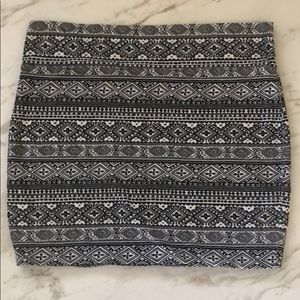 Basic tribal black and white tight mini skirt
